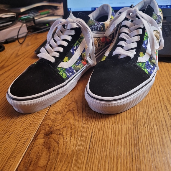 Ladies Sneakers - Picture 7 of 10